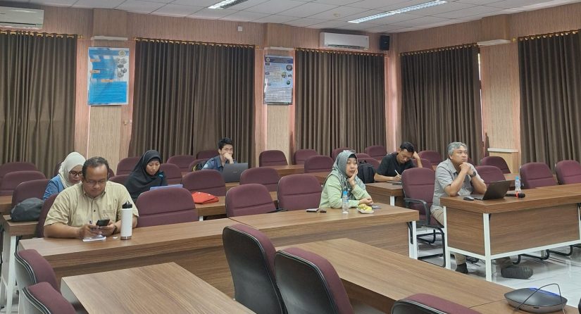 Kuliah Umum Bersama Dr. Daniel Mendham bertajuk “The Urgency to Unleash ...